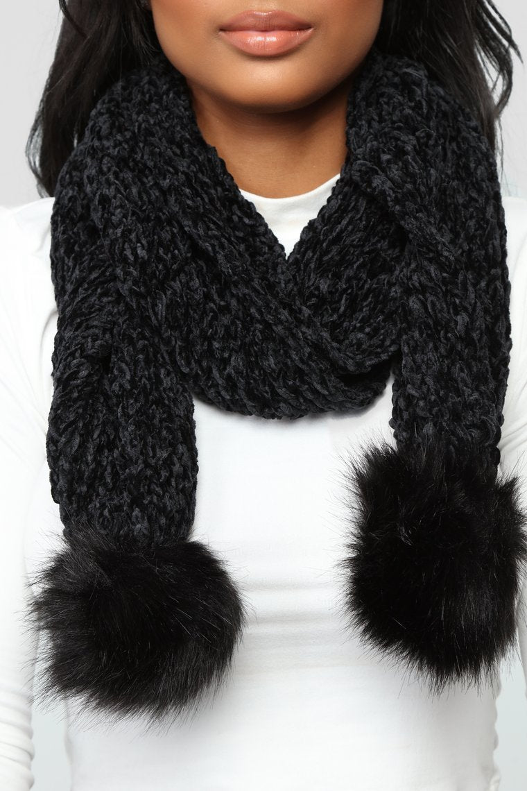 Chenille And Feel Scarf - Noir