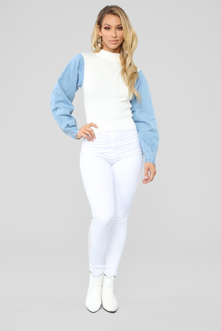 Babe From The Block Cropped Sweater - White