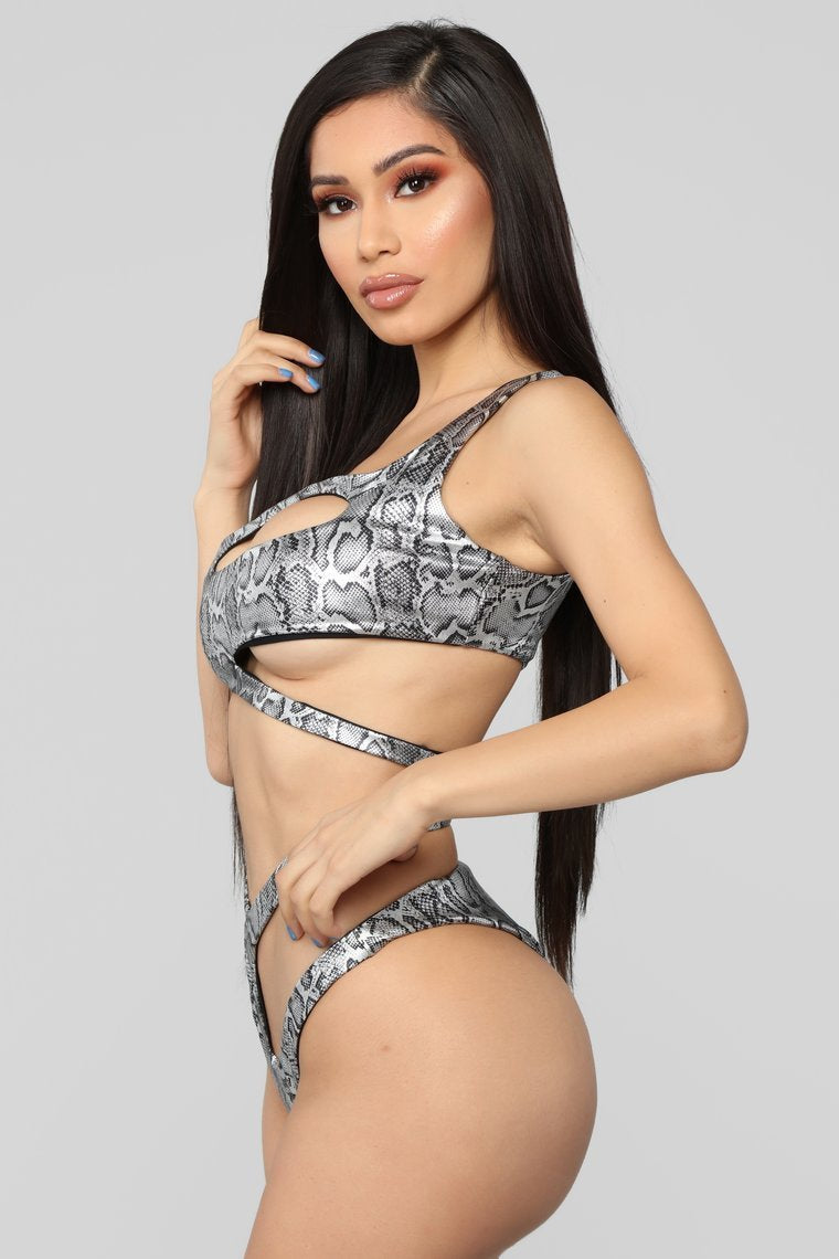 Between The Coral Reef Bikini - Grey