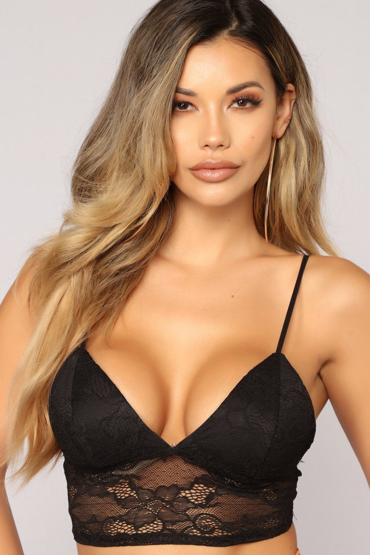Its Just Us Lace Bralette-Black