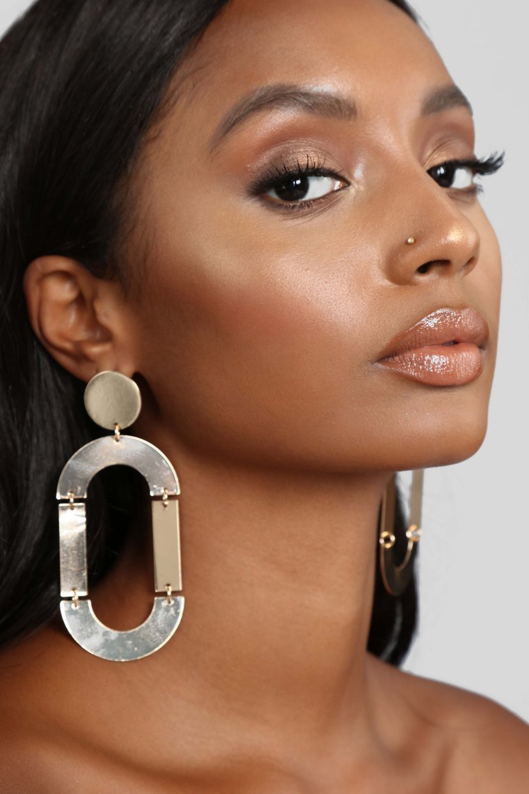 Too Much On Your Plate Earrings - Gold
