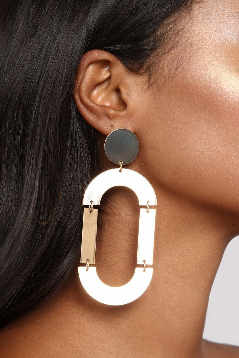Too Much On Your Plate Earrings - Gold