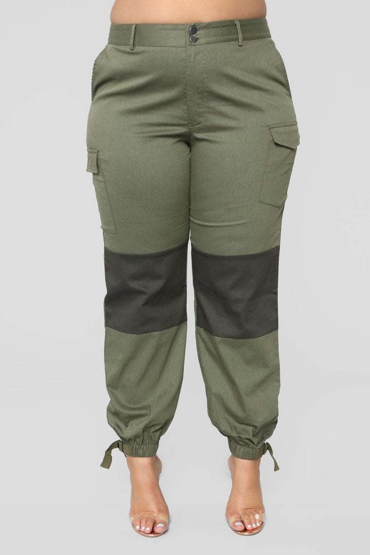 Carry The Teams Weight Cargo Pants - Olive