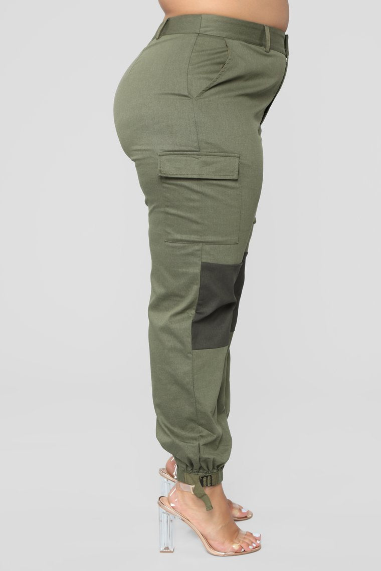 Carry The Teams Weight Cargo Pants - Olive