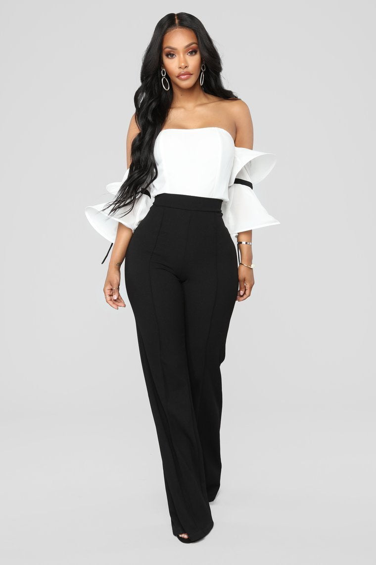 Ruffle Affair Cold Shoulder Top - Blanc