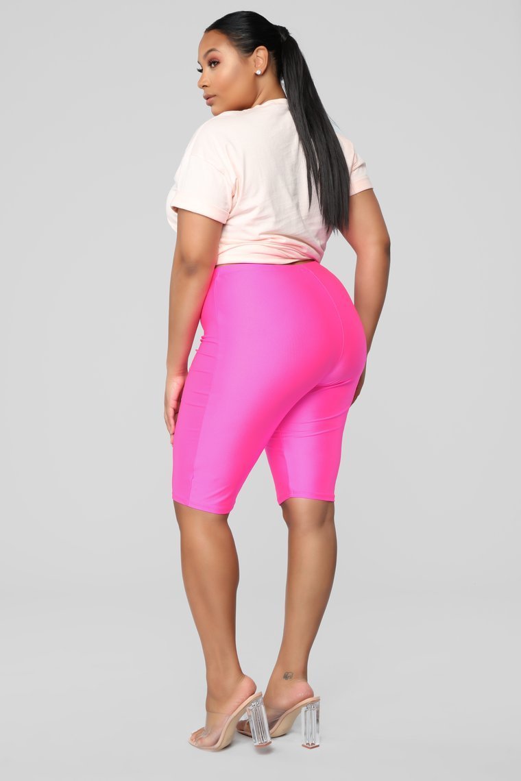 Short Biker Curves For Days - Rose Vif