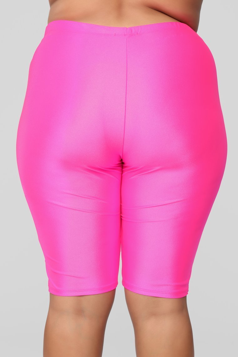 Short Biker Curves For Days - Rose Vif
