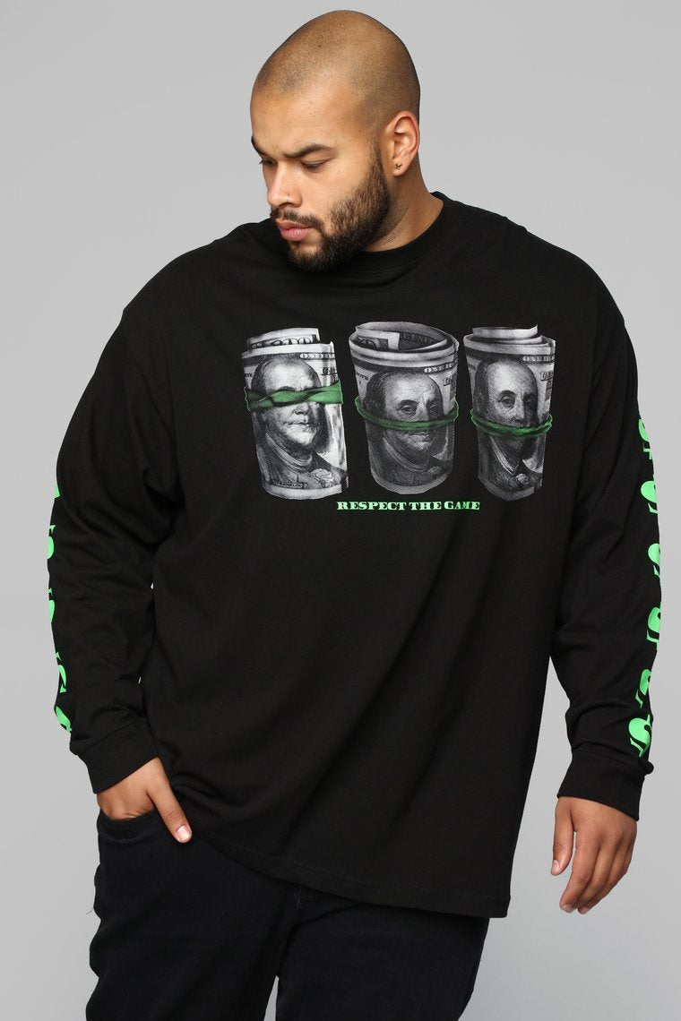 Je ne vois que des t - shirts à manches longues.