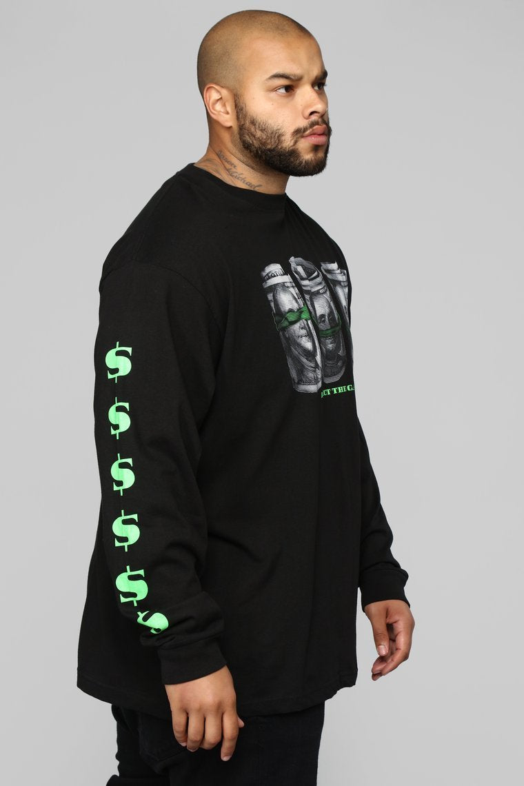 Je ne vois que des t - shirts à manches longues.