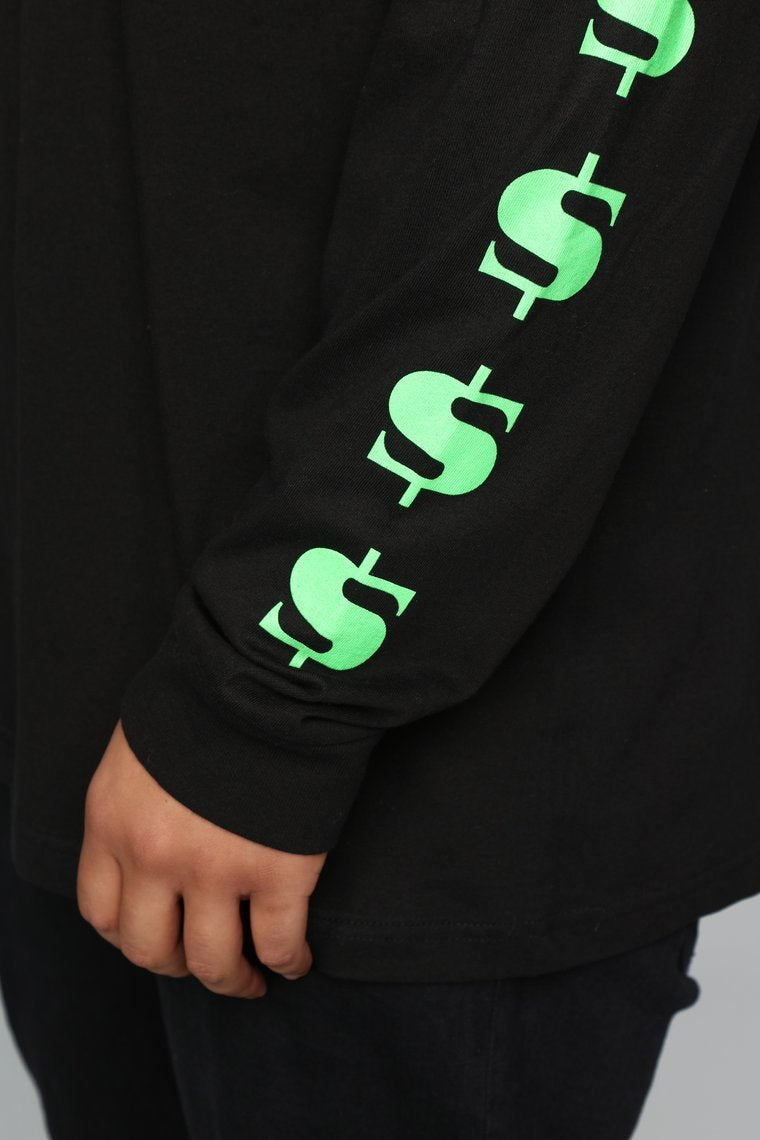 Je ne vois que des t - shirts à manches longues.