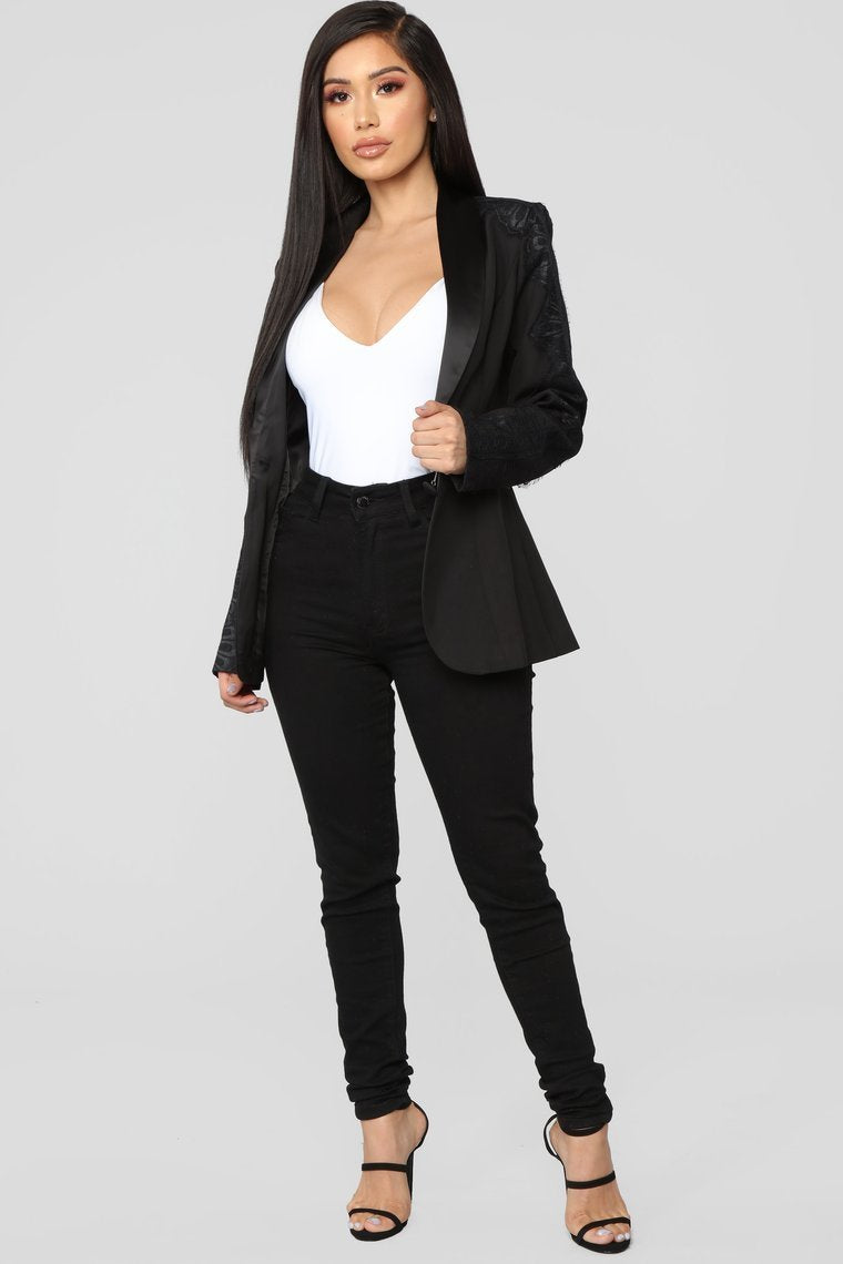 Blazer à bordure en dentelle She Means Business - Noir