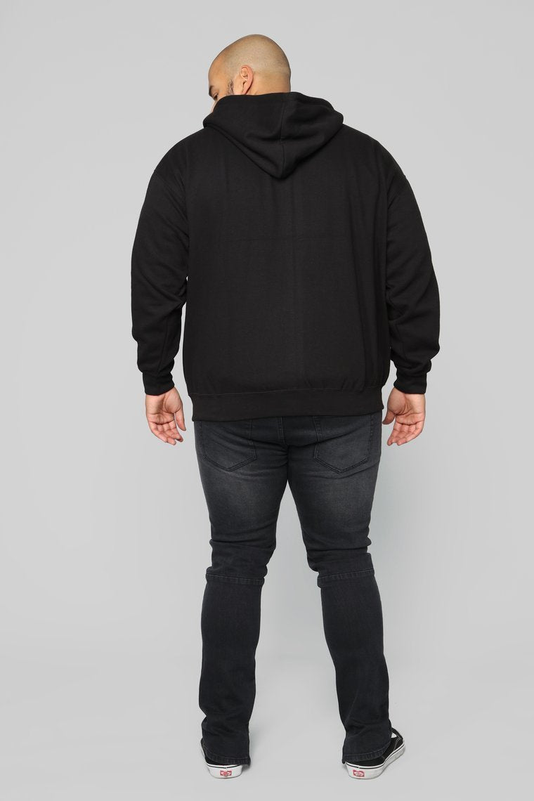 Un t - shirt à fermeture éclair.